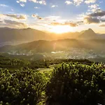 Апартаменти Seefeld Alpin - Tiroler Chalet Apartment *