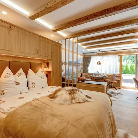 Seefeld Alpin - Rustikales Tiroler Appartement