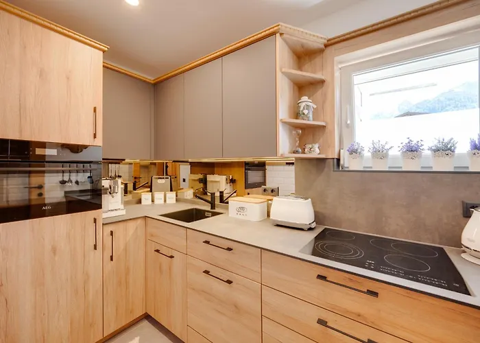 Seefeld Alpin - Rustikales Tiroler * Зеефельд в Тироле