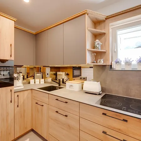 Seefeld Alpin - Rustikales Tiroler * 蒂罗尔-泽费尔德